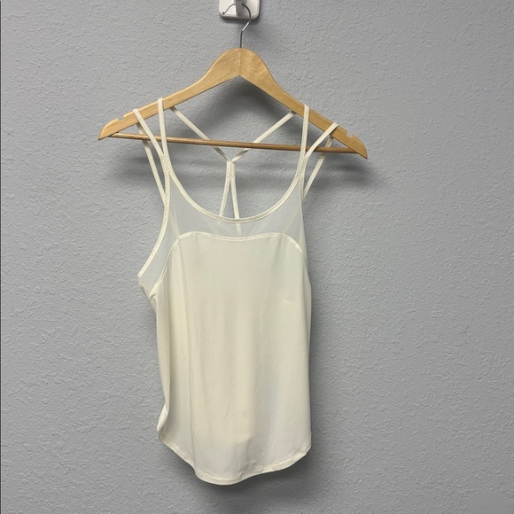 Lululemon Sz 4 Anew Singlet in 
White, Like New - Picture 3 of 10